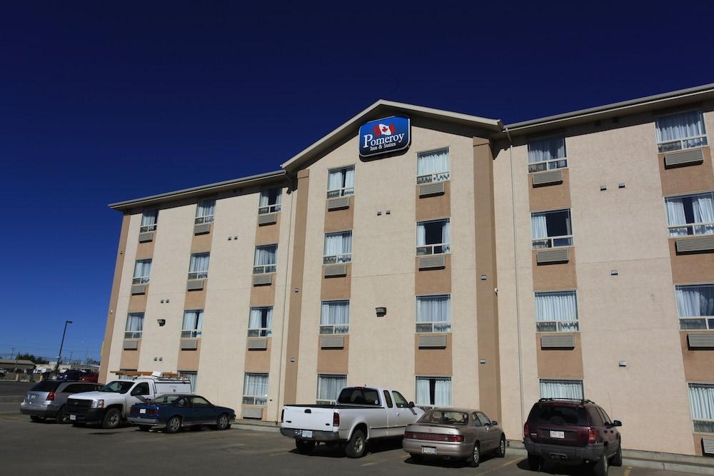 Pomeroy Inn & Suites Fort St. John Esterno foto