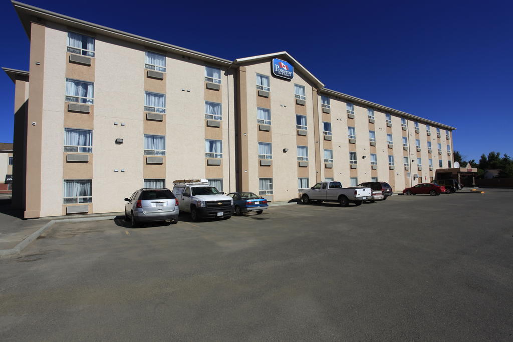 Pomeroy Inn & Suites Fort St. John Esterno foto