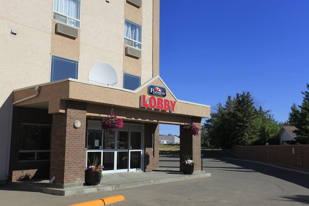 Pomeroy Inn & Suites Fort St. John Esterno foto