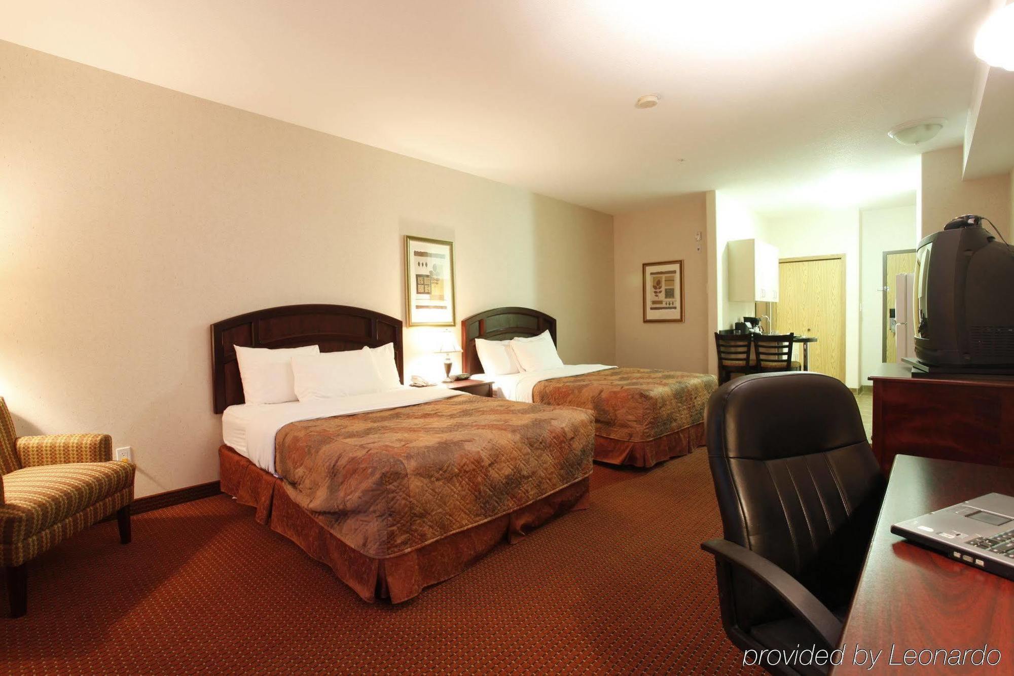 Pomeroy Inn & Suites Fort St. John Esterno foto